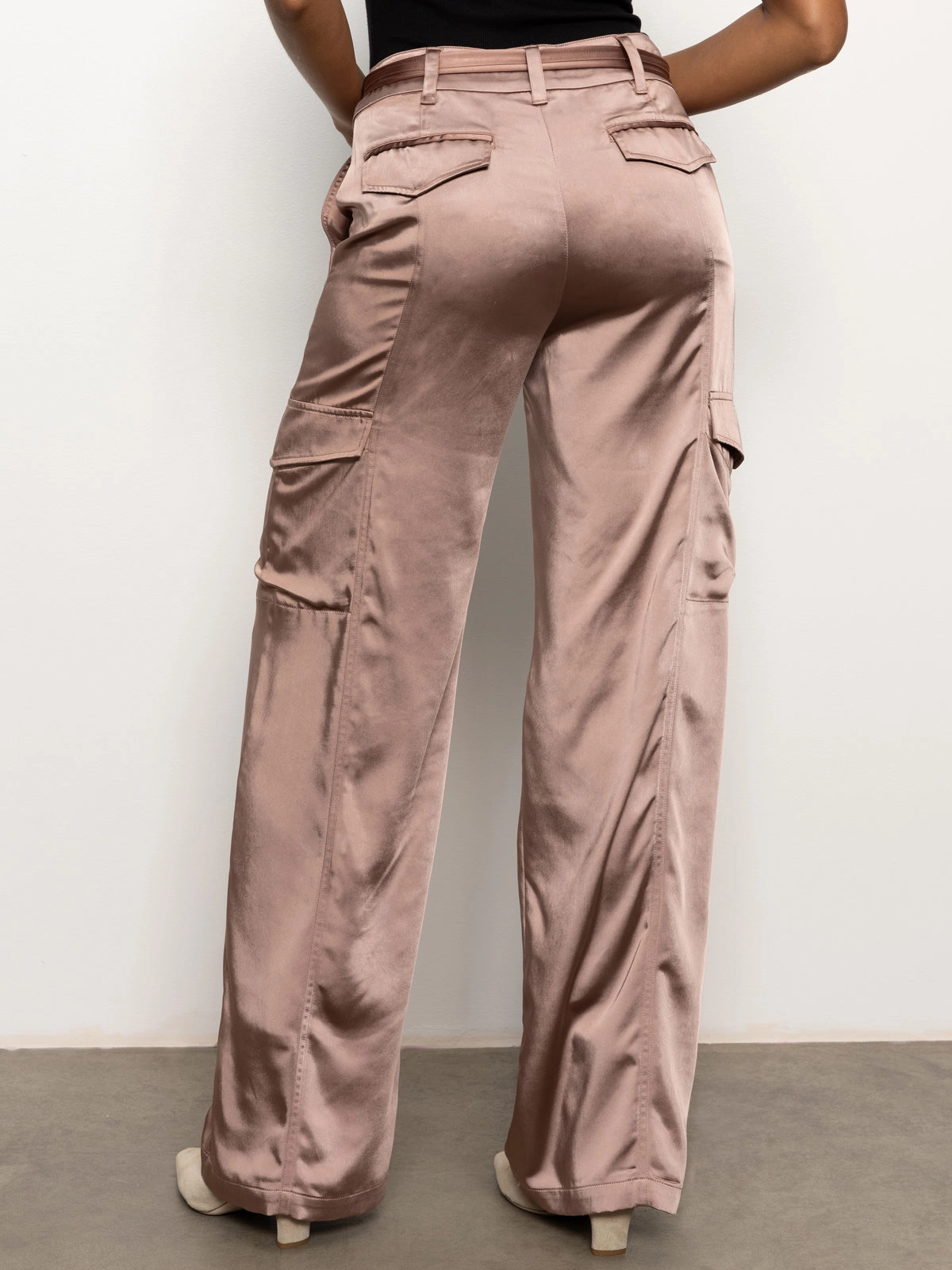 Classy Wide Leg Standard Rise Cargo Rose Gold