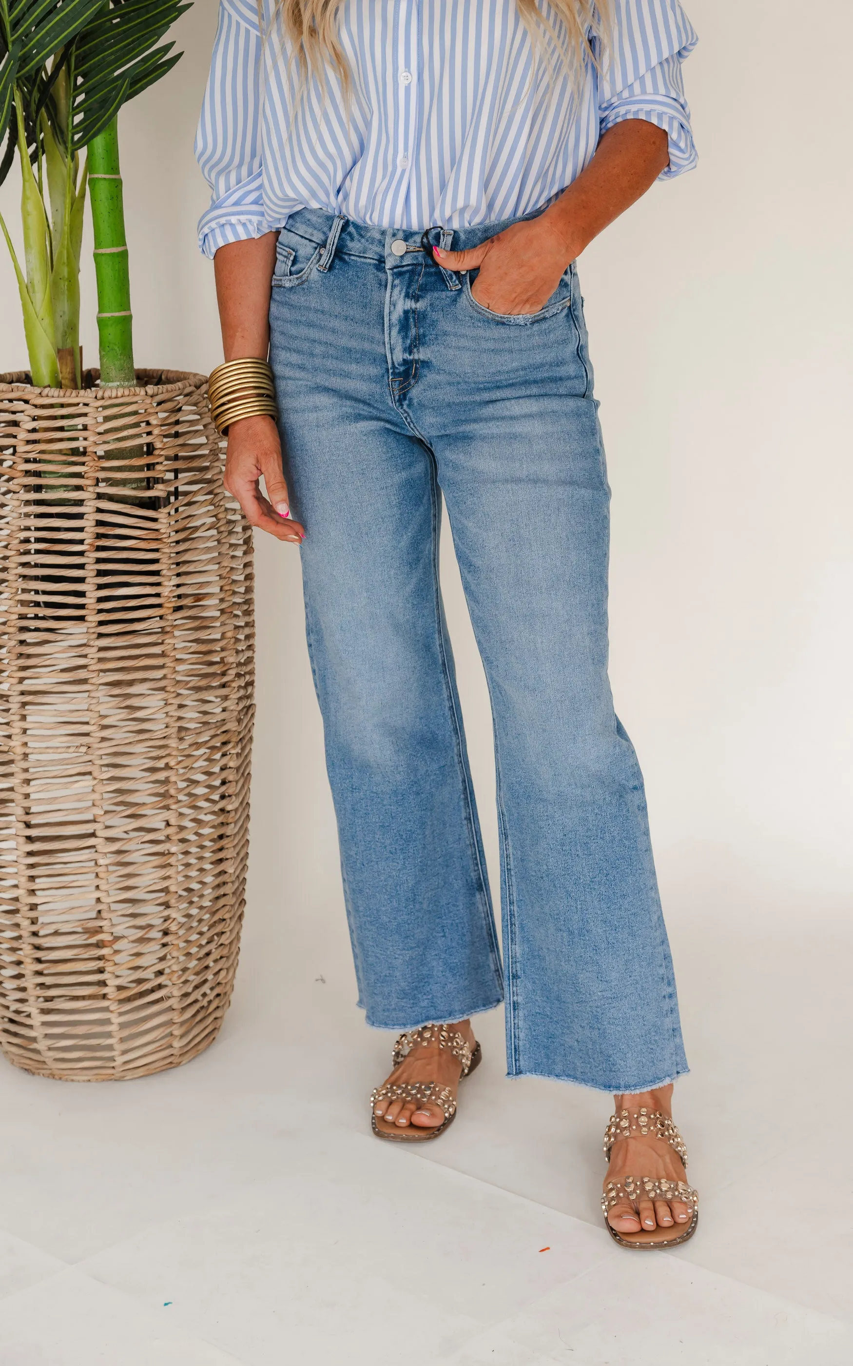 Festival Stretch Super High-Rise Wide Leg Denim Jeans | Mica* - Final Sale