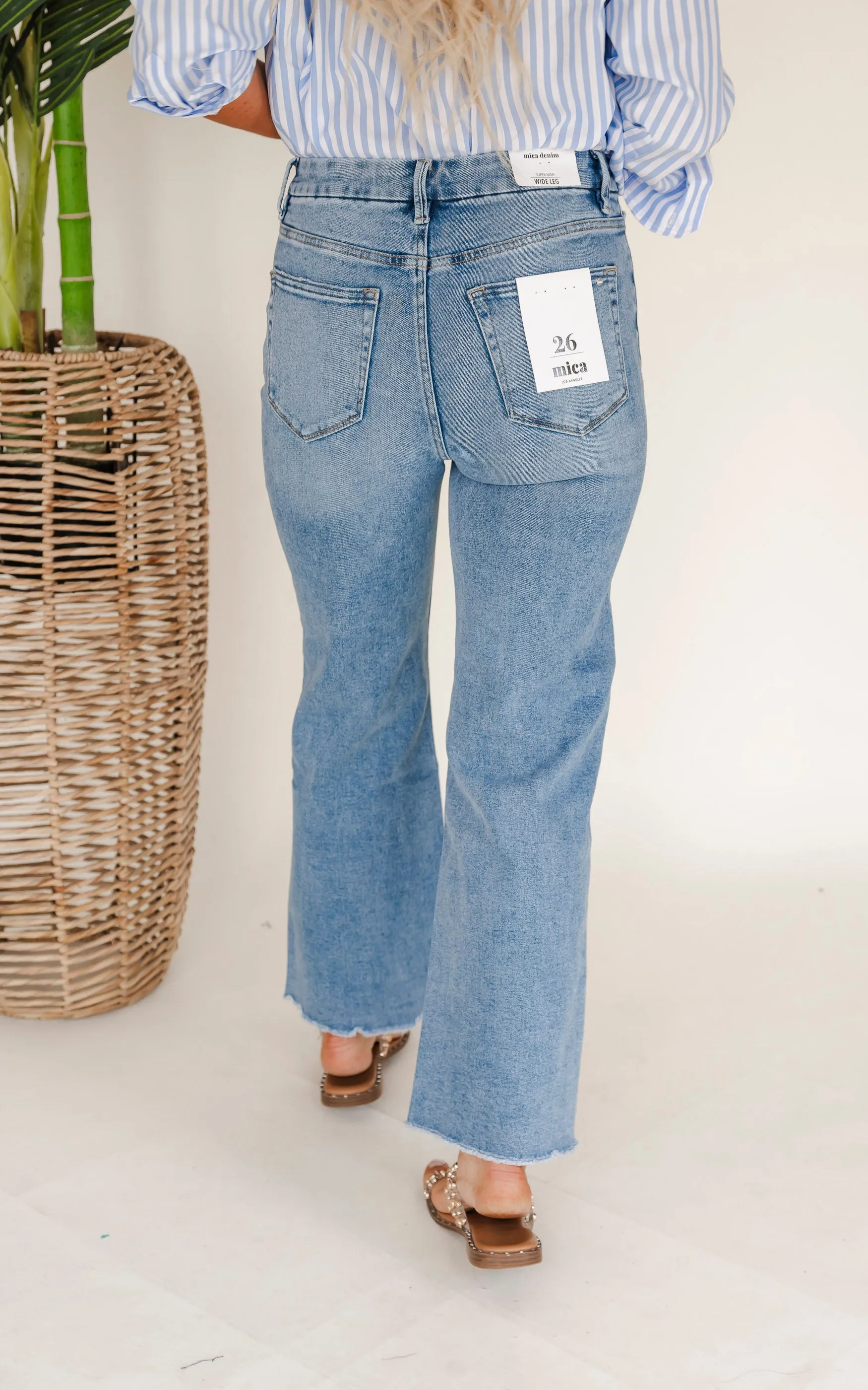 Festival Stretch Super High-Rise Wide Leg Denim Jeans | Mica* - Final Sale