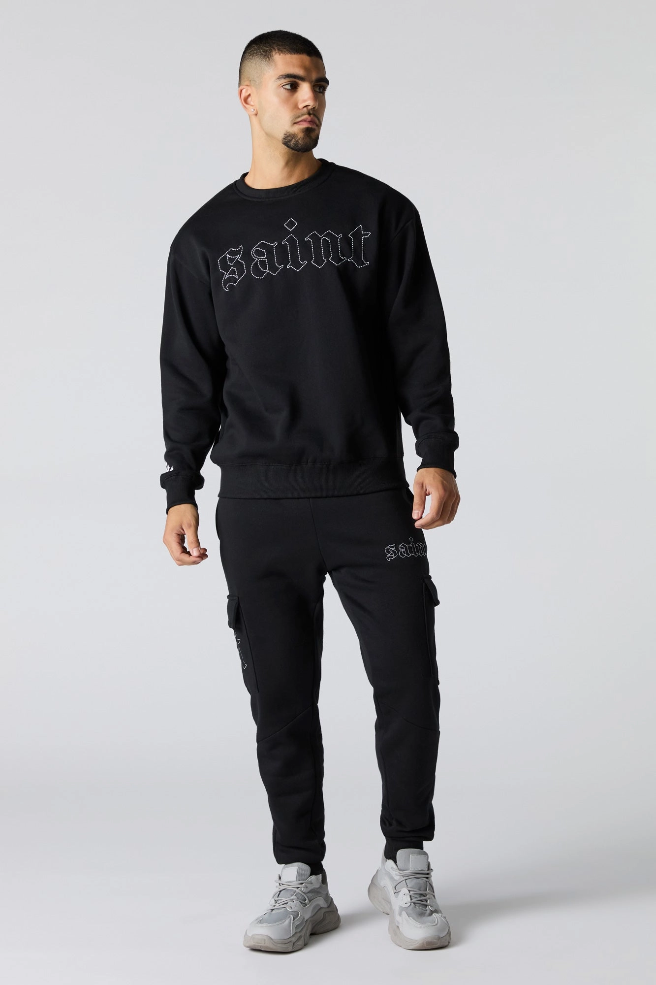 Jogger cargo en molleton avec motif brodé