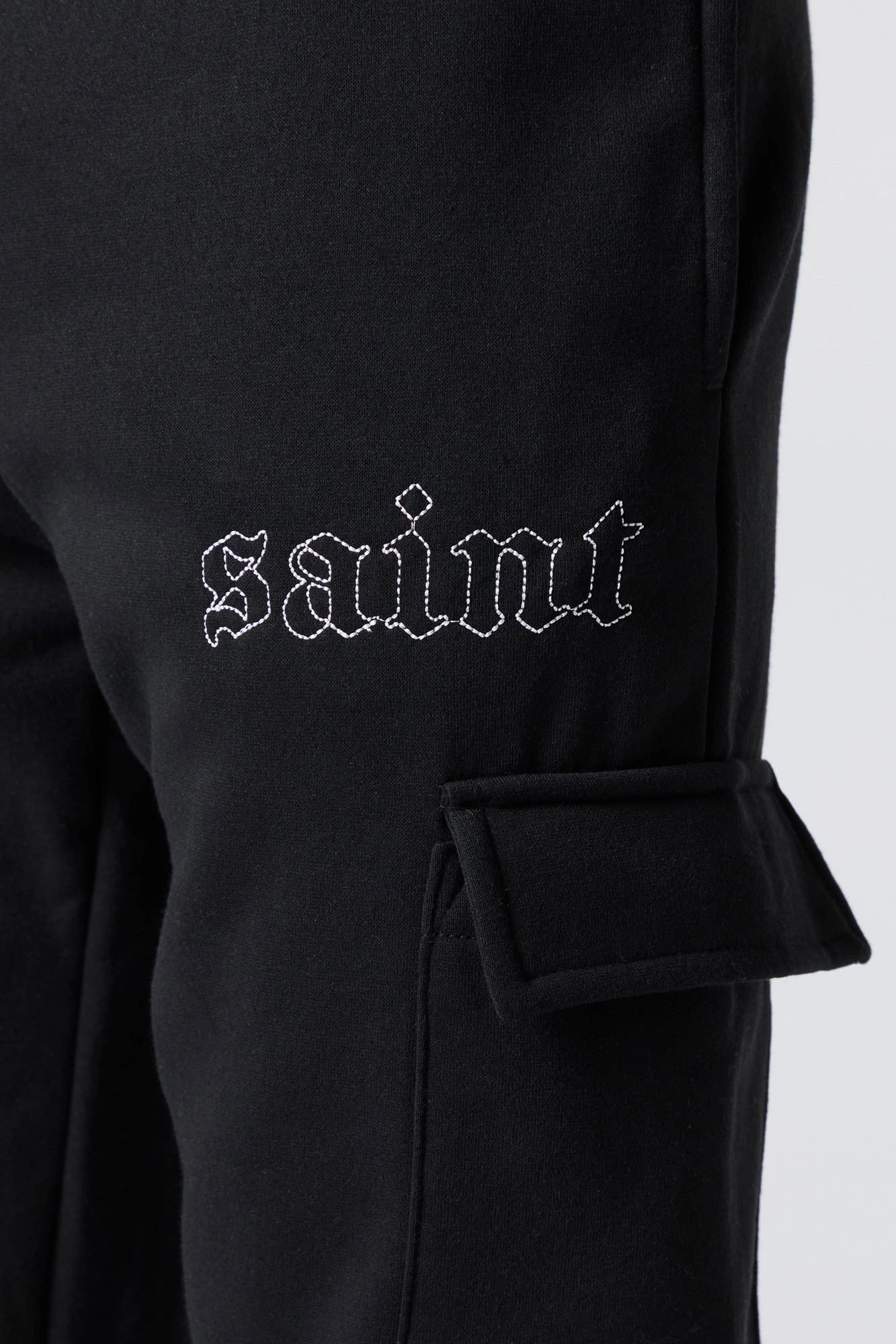 Jogger cargo en molleton avec motif brodé