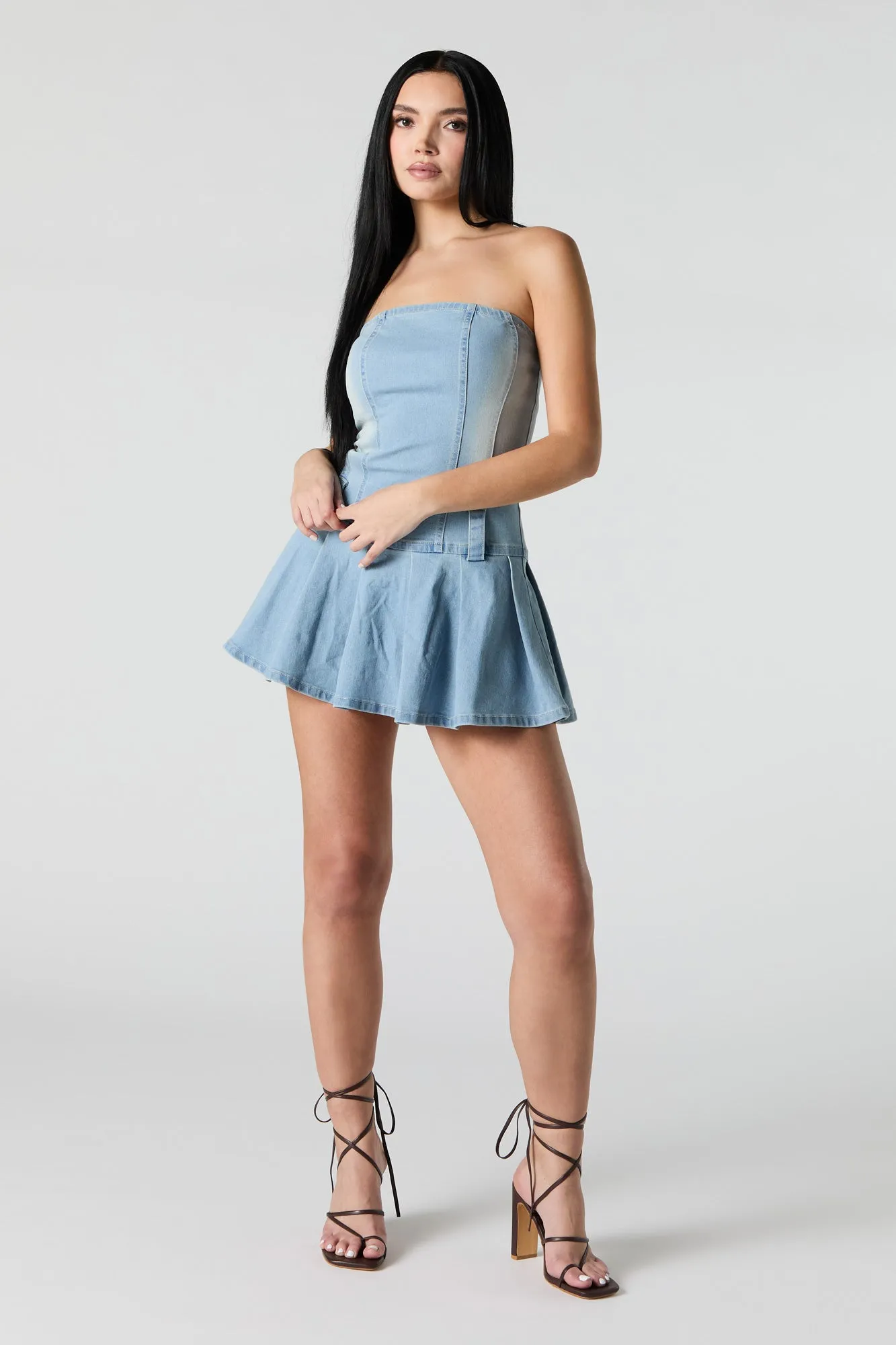 Minirobe sans bretelles en denim