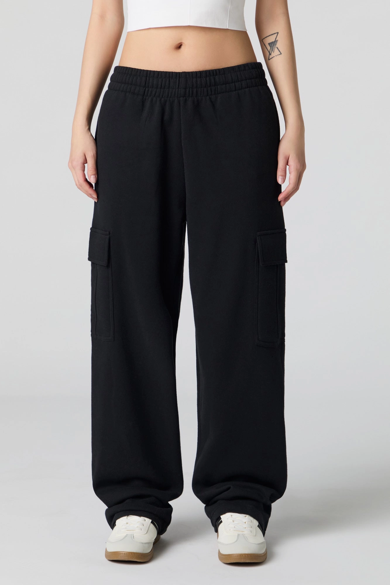Pantalon d'entraînement cargo à jambe large en molleton uni