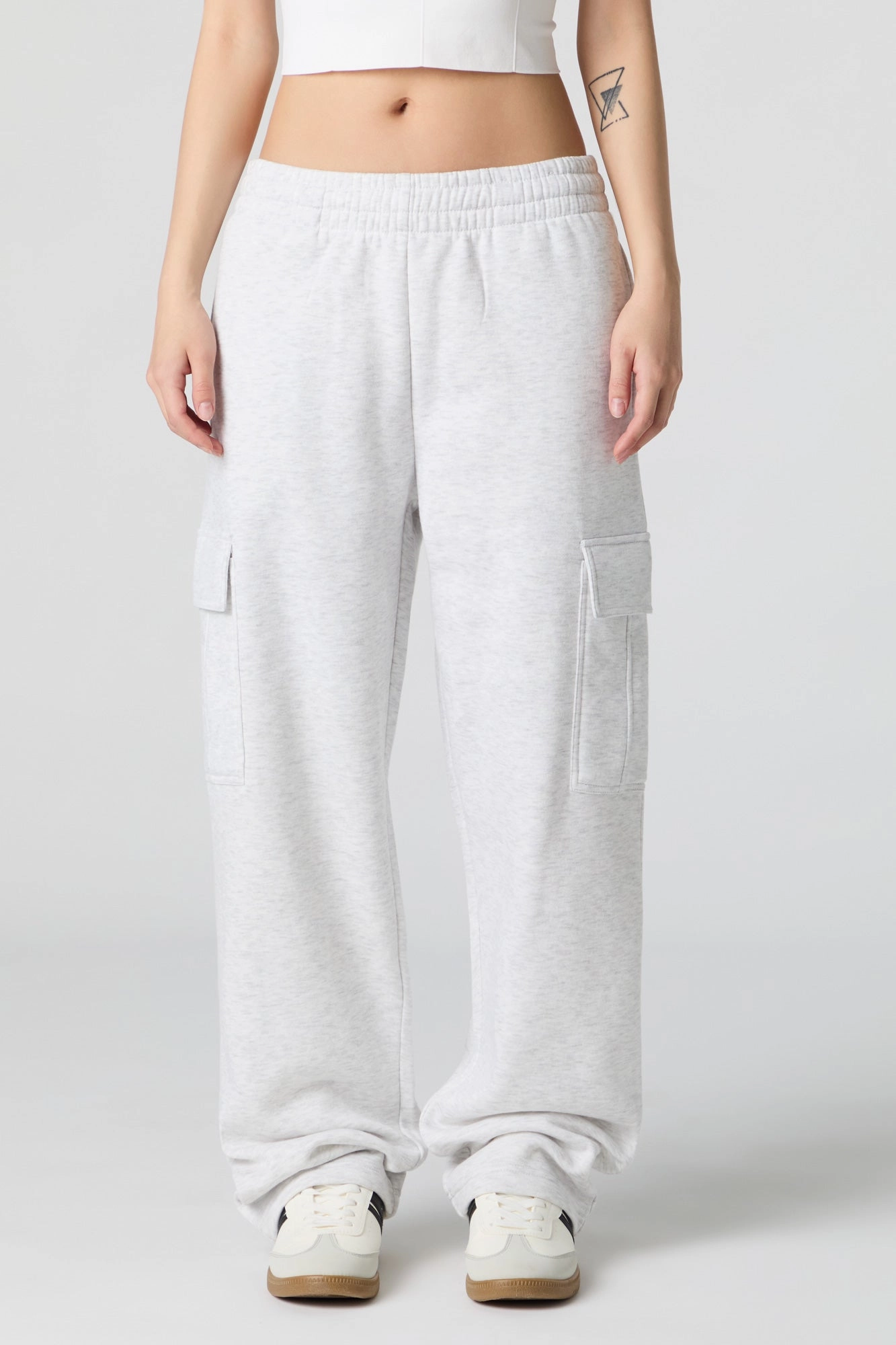 Pantalon d'entraînement cargo à jambe large en molleton uni