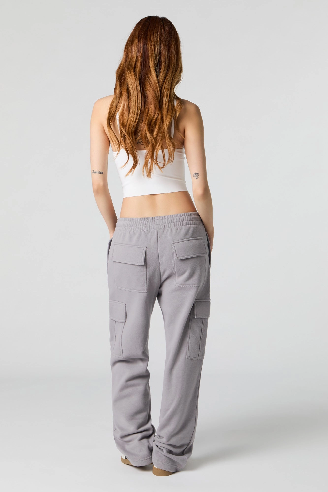 Pantalon d'entraînement cargo à jambe large en molleton uni