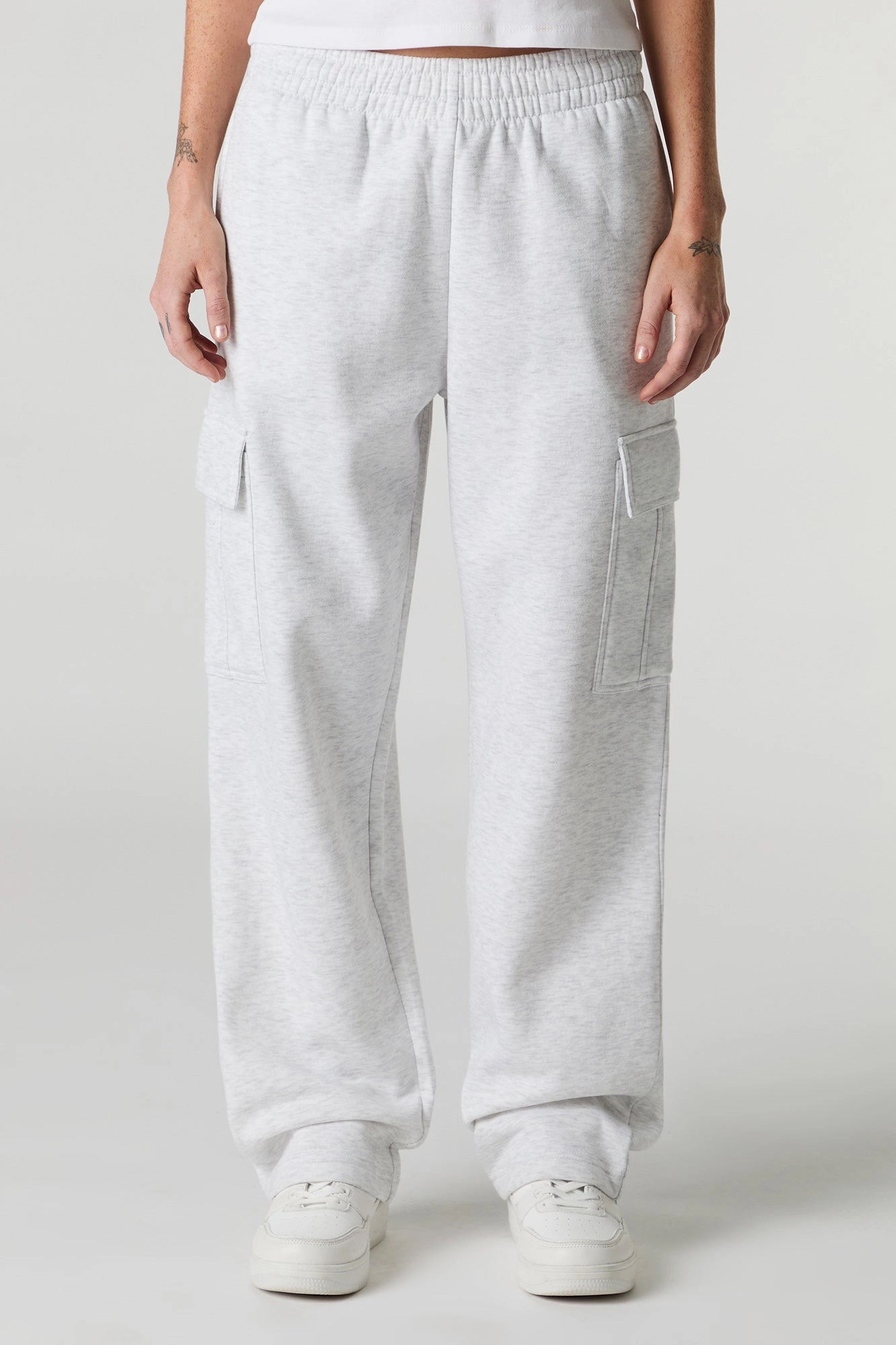 Pantalon d'entraînement cargo à jambe large en molleton uni