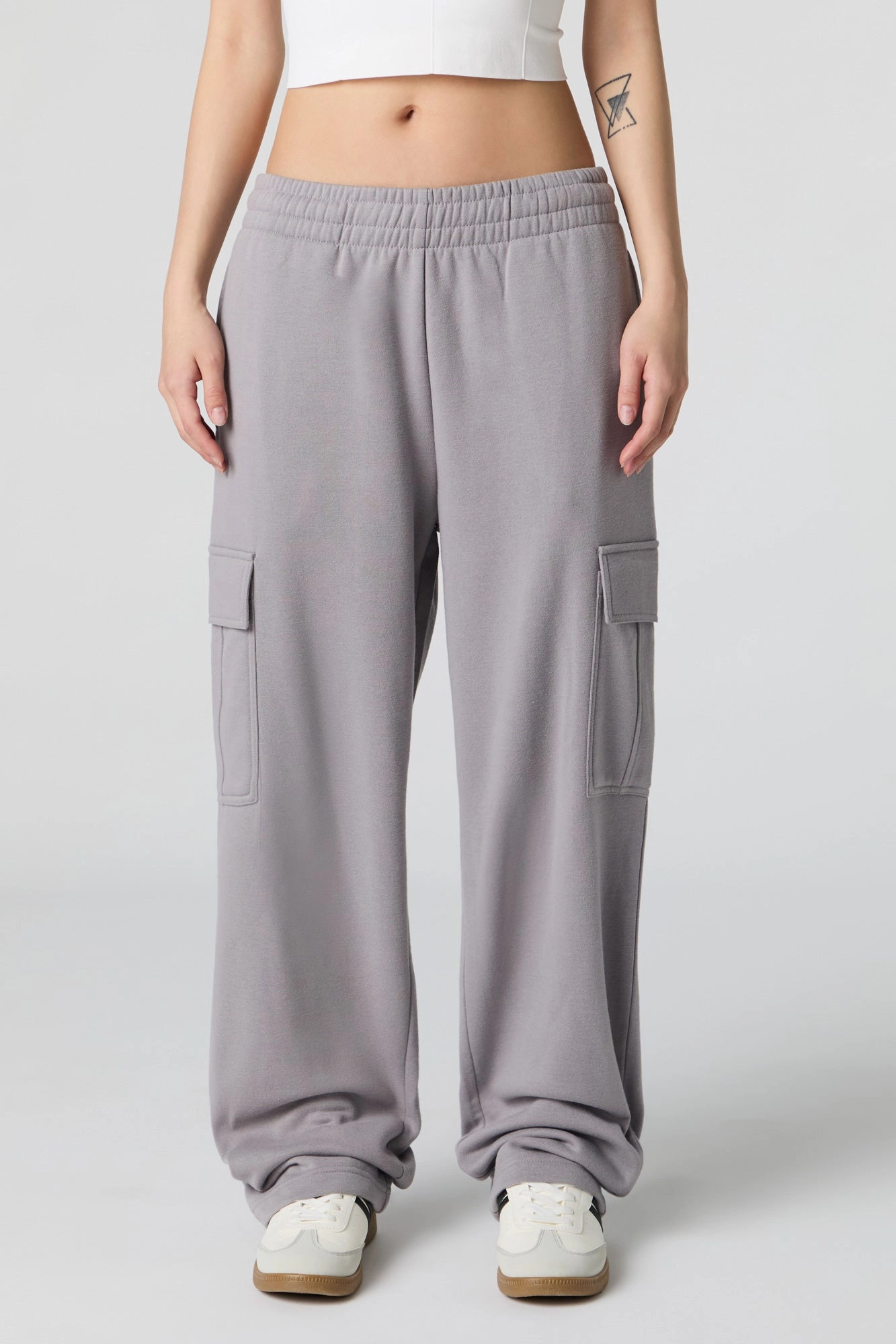 Pantalon d'entraînement cargo à jambe large en molleton uni