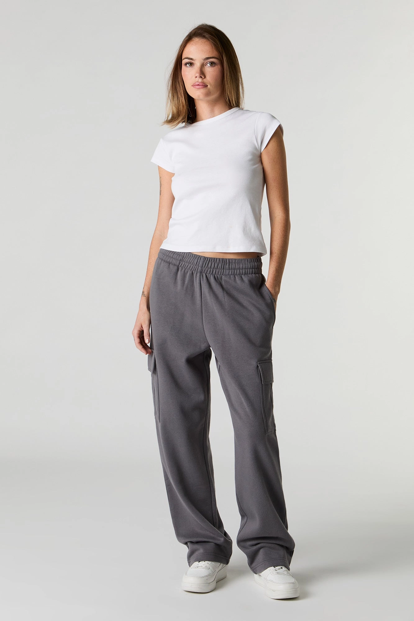 Pantalon d'entraînement cargo à jambe large en molleton uni