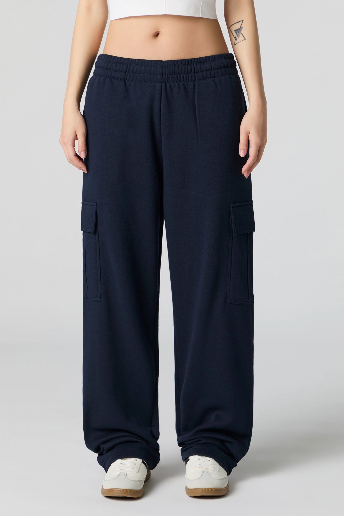 Pantalon d'entraînement cargo à jambe large en molleton uni