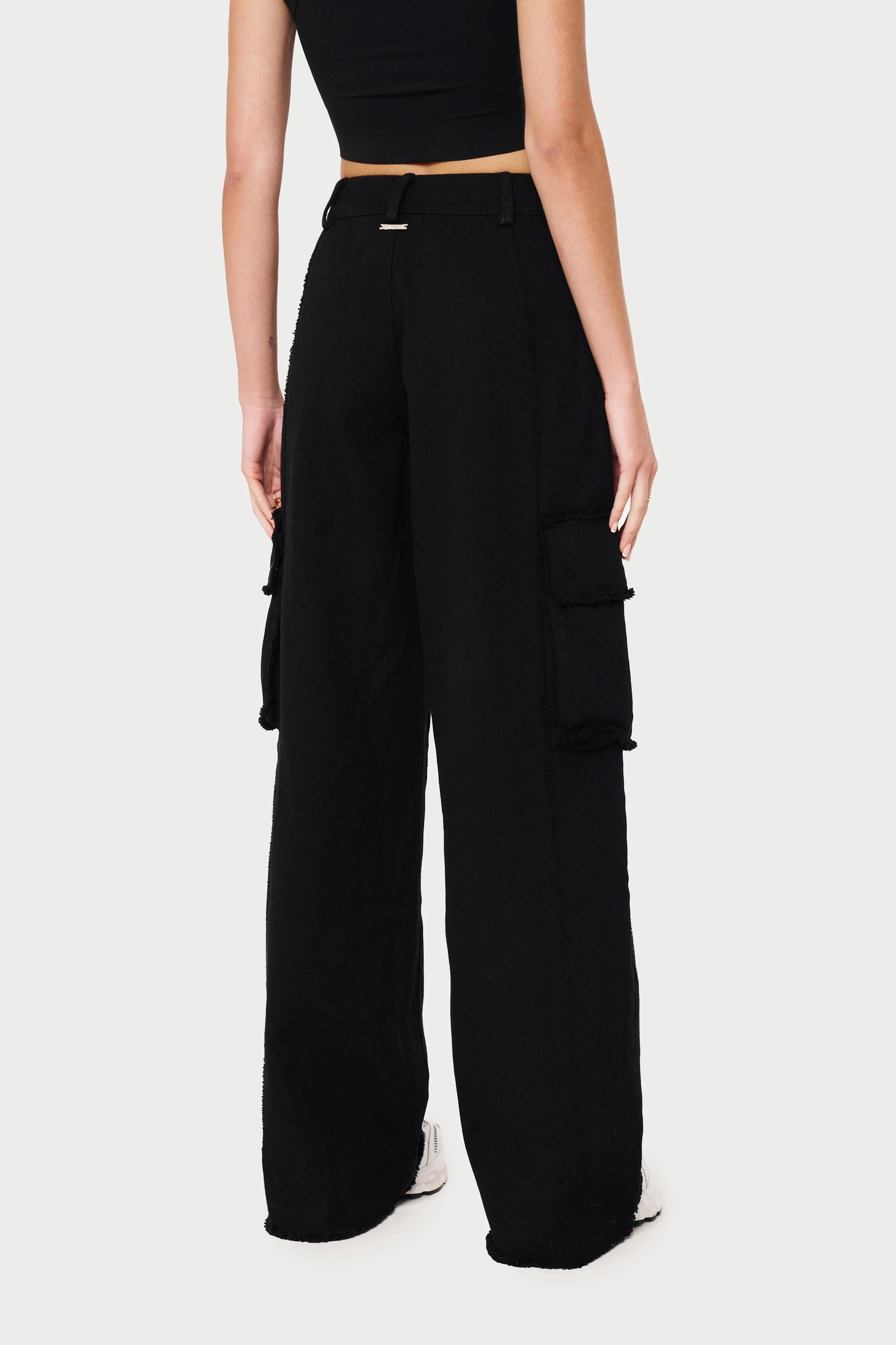 RAW SEAM DETAIL WIDE LEG CARGO - BLACK