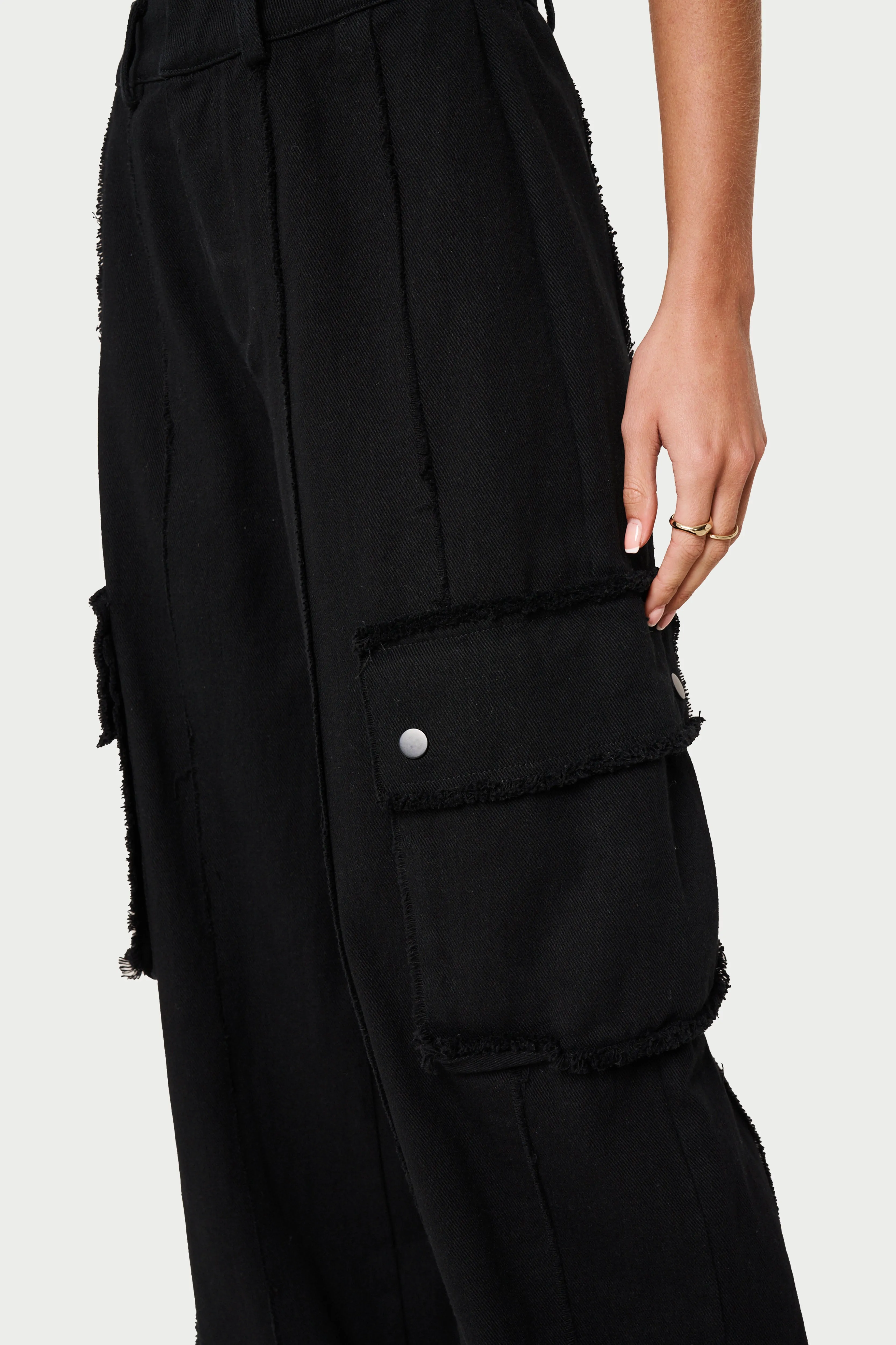 RAW SEAM DETAIL WIDE LEG CARGO - BLACK