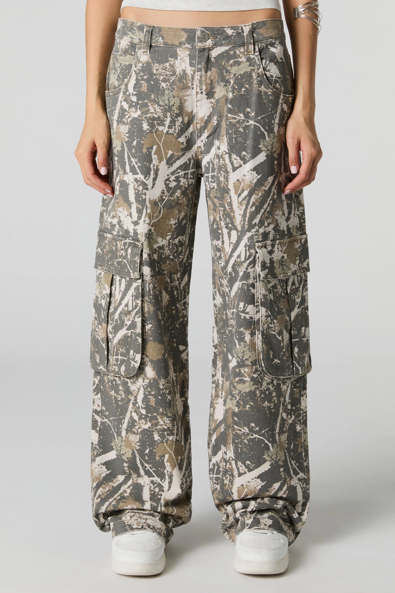 Stretch Denim Low Rise Baggy Cargo Jean